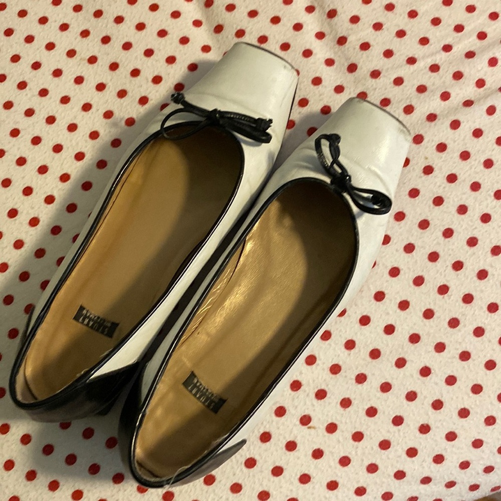 Stuart Weitzman size 9 vintage monochrome ballet flats with square toe box